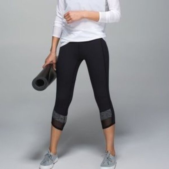 Lululemon If You're Lucky Crop Capri Leggings Black / Heathered Black Size 4 - Picture 3 of 16